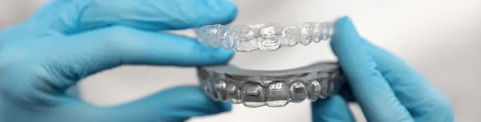 Alienador transparente (Invisalign)